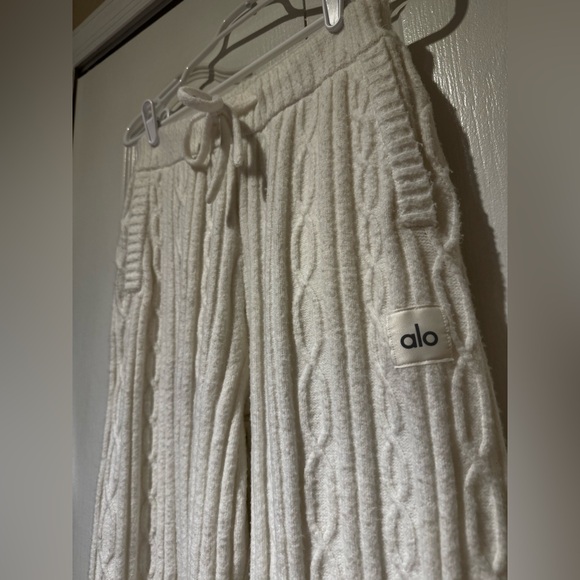 ALO Yoga cable knit winter bliss pant ivory jogger knit sweatpants ✨ - Picture 5 of 7